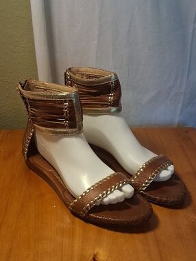Frye Women's Brown Ankle-Cuff Sandals with Gold Trim Size 9